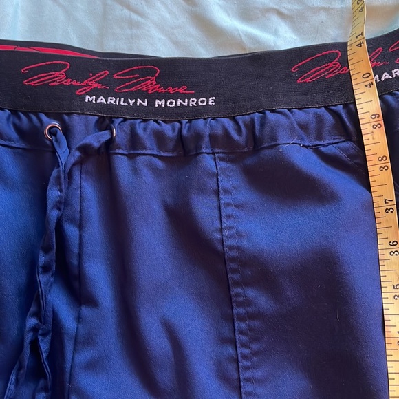 NURSES UNIFORM SCRUBS MARILYN MONROE MEDICHIC BLUE LARGE BOTTOMS 🫶🏼🦷 - Picture 7 of 12